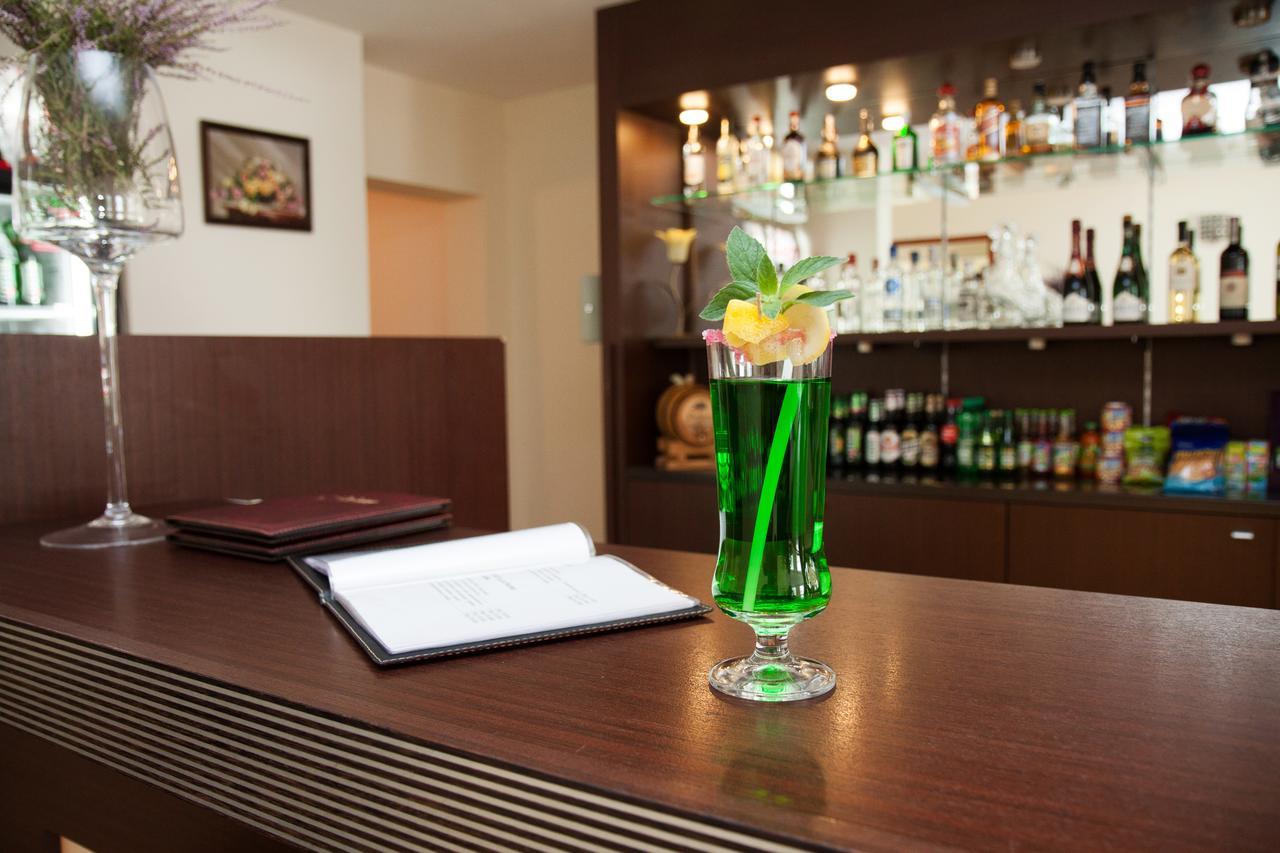 Zacisze Hotel Ulan ภายนอก รูปภาพ