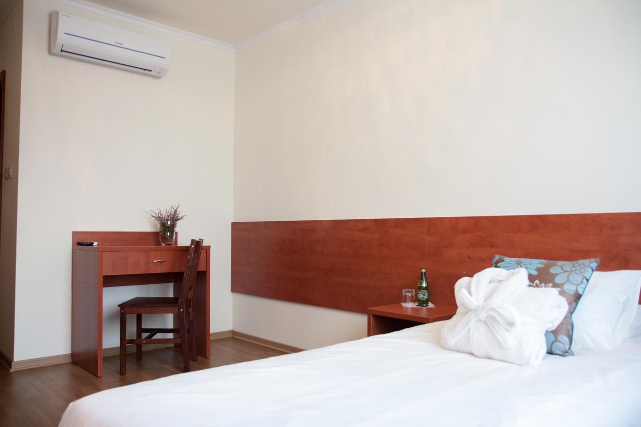 Zacisze Hotel Ulan ภายนอก รูปภาพ